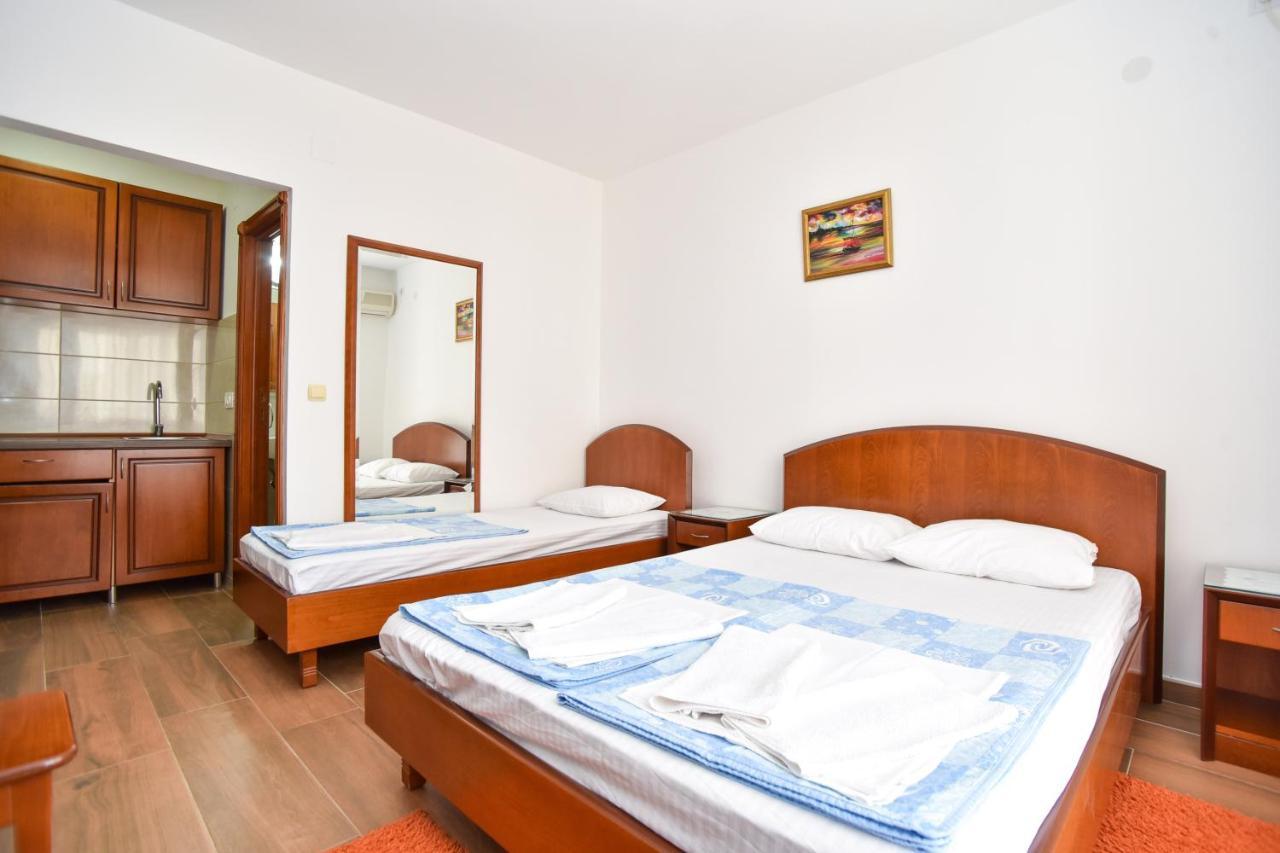 Vila Idila Budva Exteriör bild